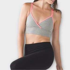 Lululemon Superb Sports Bra in Heathered Medium Grey/Grapefruit Women’s Size 8
